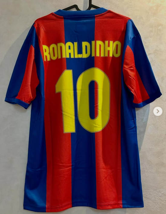 Tenue RONALDINHO Barcelone 2007 Retro ✅